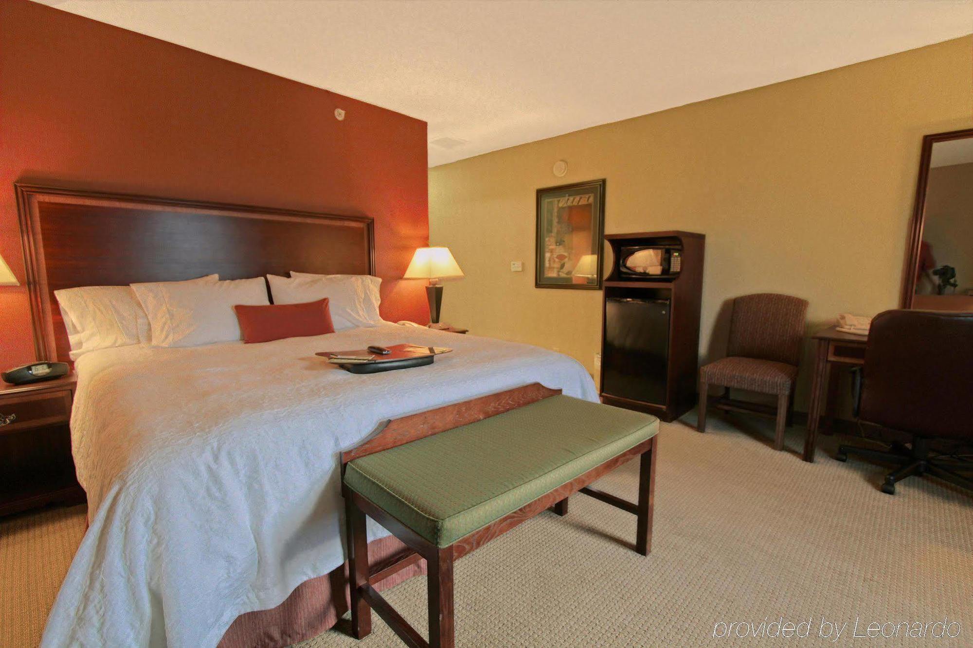 Hampton Inn Siloam Springs Стая снимка