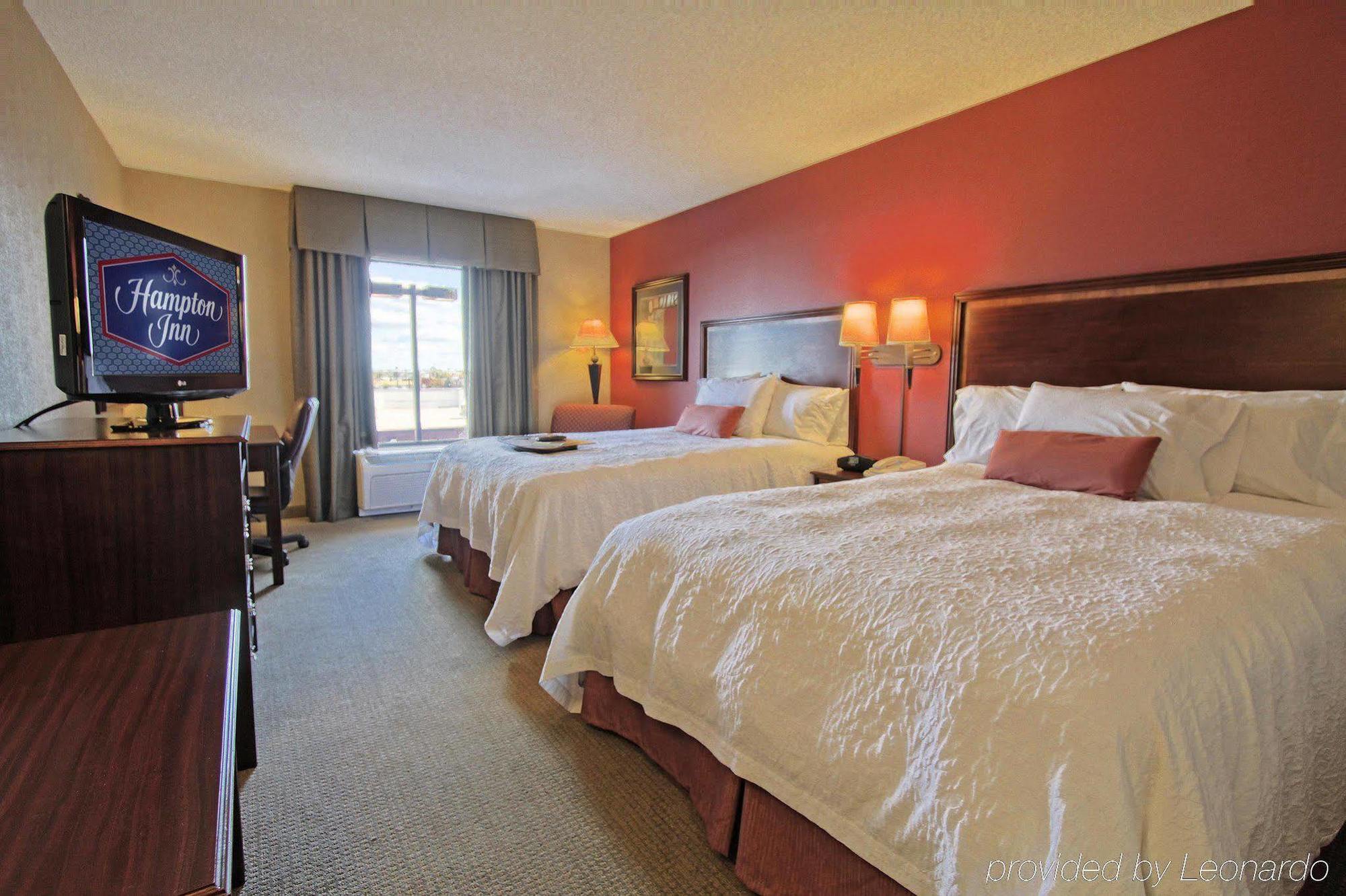 Hampton Inn Siloam Springs Стая снимка