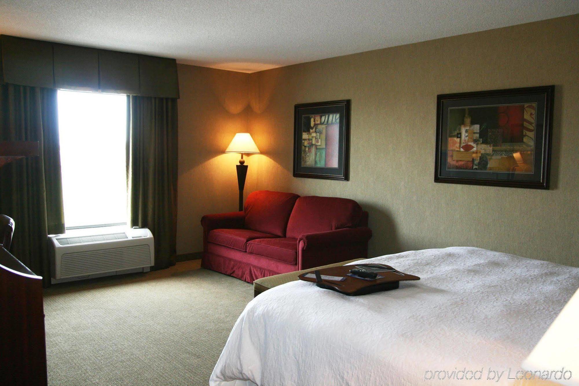 Hampton Inn Siloam Springs Стая снимка