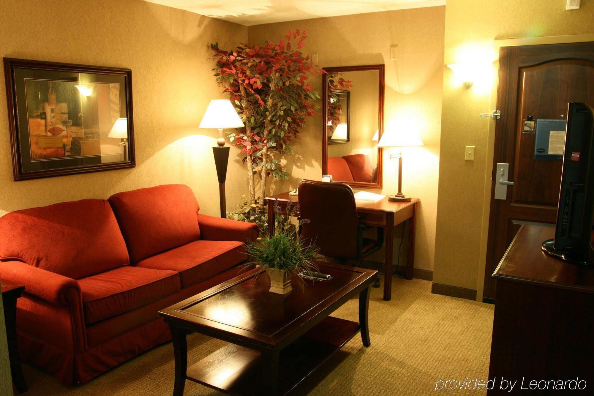 Hampton Inn Siloam Springs Стая снимка